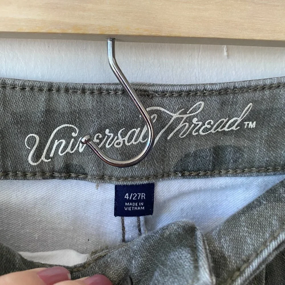 Universal Thread waist 14